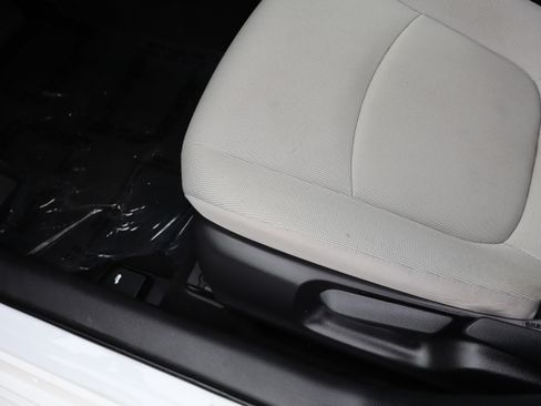 Used 2022 Toyota Corolla LE image 17