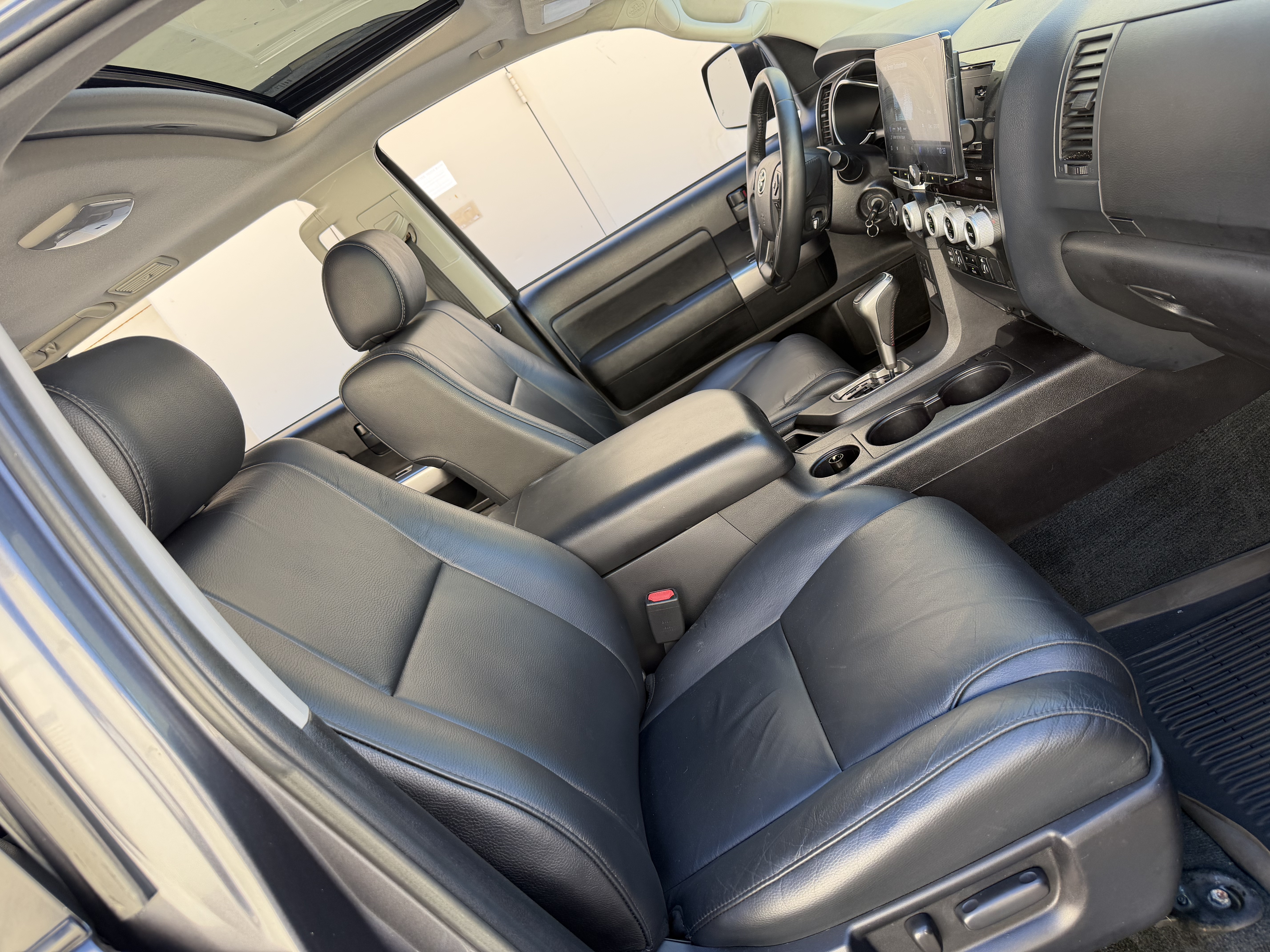Used 2018 Toyota Sequoia TRD Sport AWD/4WD image 21