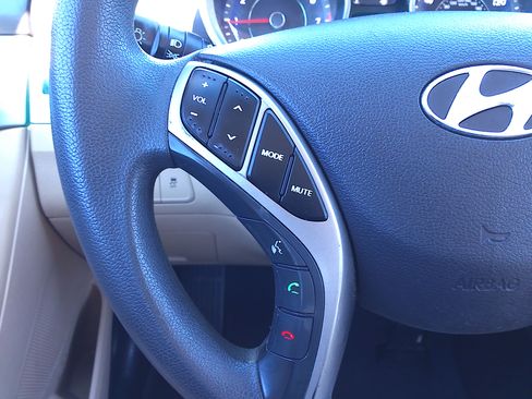 Used 2013 Hyundai Elantra GLS FWD image 26