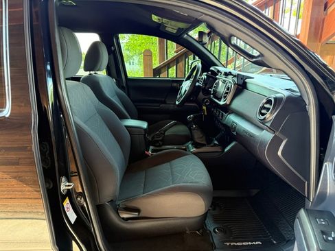 Used 2018 Toyota Tacoma 4x4 Double Cab image 21