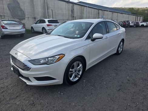 Used 2018 Ford Fusion SE FWD image 3