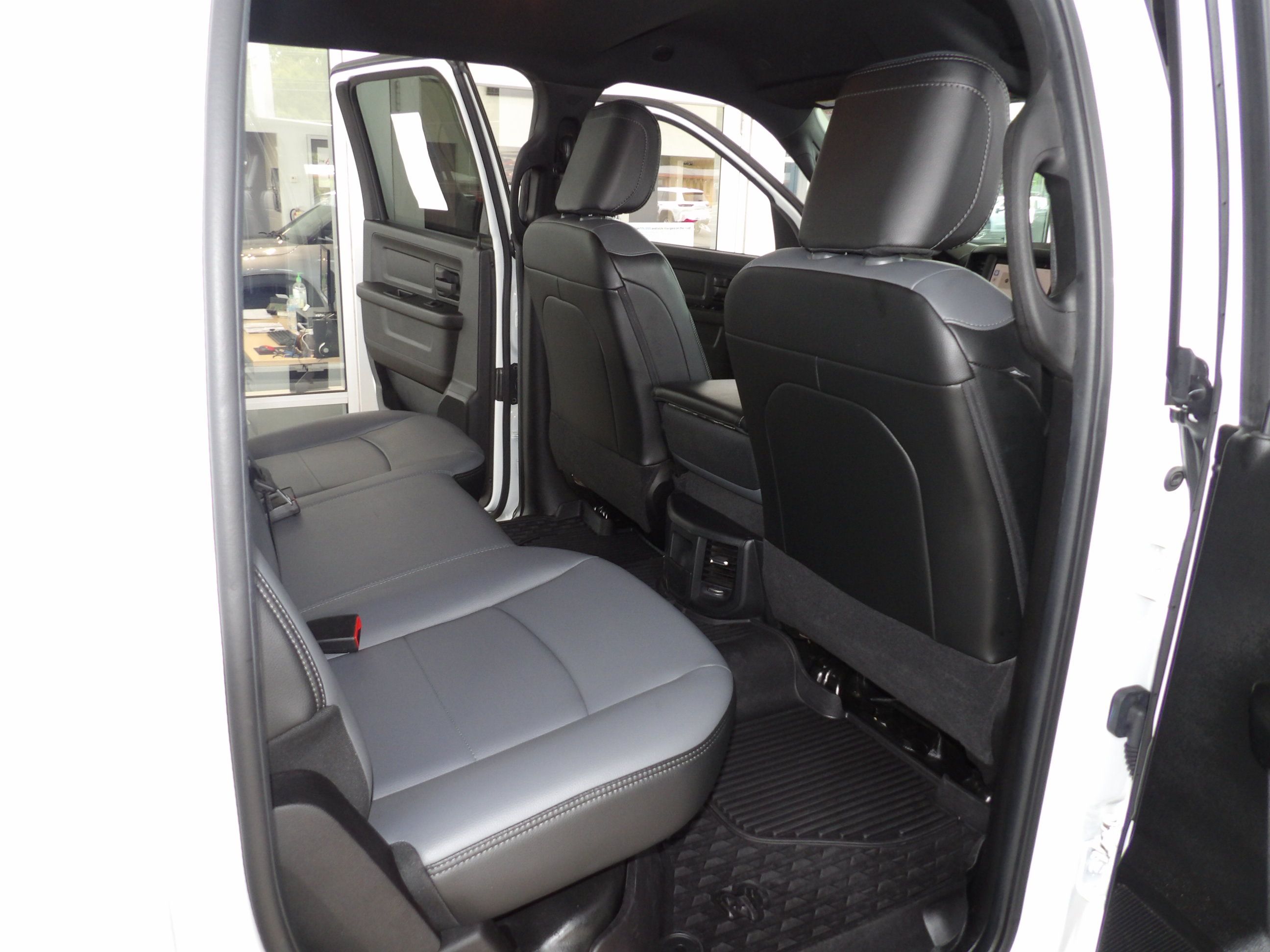 Used 2024 RAM 2500 4x4 Crew Cab Tradesman image 23