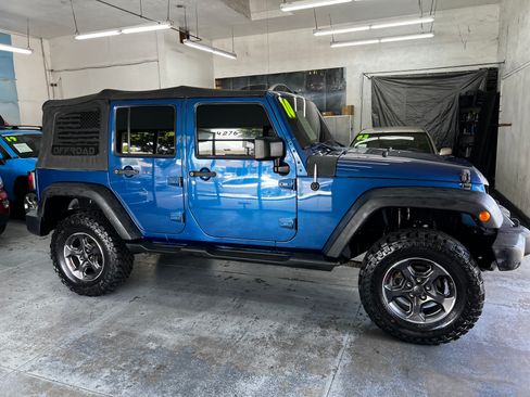 Used 2010 Jeep Wrangler Unlimited Sport image 4
