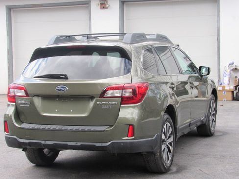 Used 2017 Subaru Outback 3.6R Limited image 7