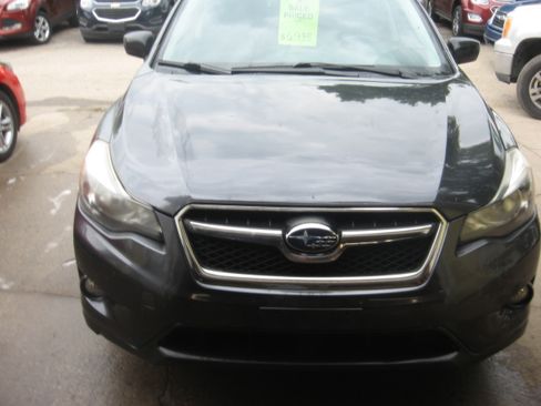 Used 2015 Subaru XV Crosstrek 2.0i Premium AWD/4WD image 2