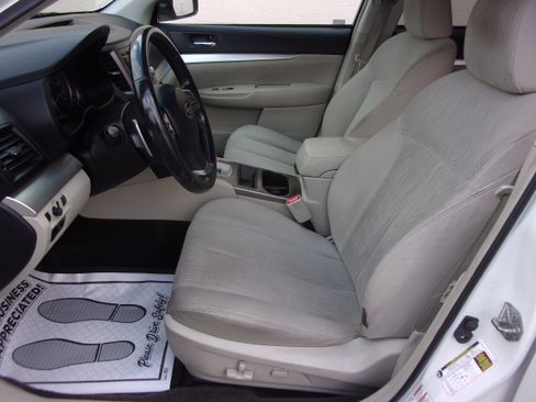 Used 2013 Subaru Outback 2.5i Premium image 8
