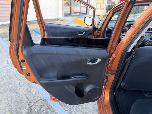 Used 2011 Honda Fit Sport image 21