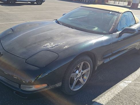 Used 2001 Chevrolet Corvette image 2
