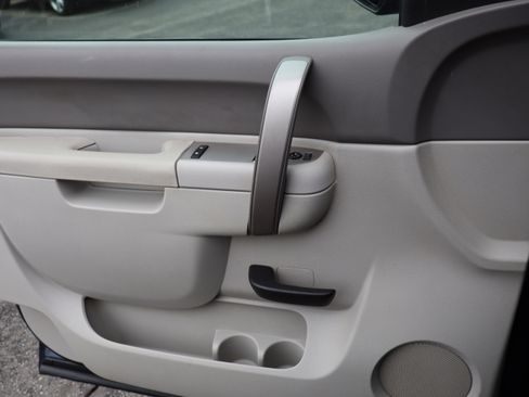 Used 2011 Chevrolet Silverado 1500 Classic W/T image 19