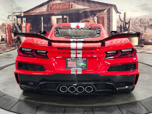 Used 2023 Chevrolet Corvette Z06 w/ Z07 Performance Package image 6
