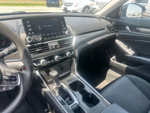 Used 2018 Honda Accord LX image 11
