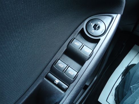 Used 2015 Ford Focus SE image 16