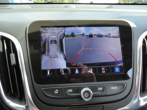 Used 2022 Chevrolet Equinox LT image 16