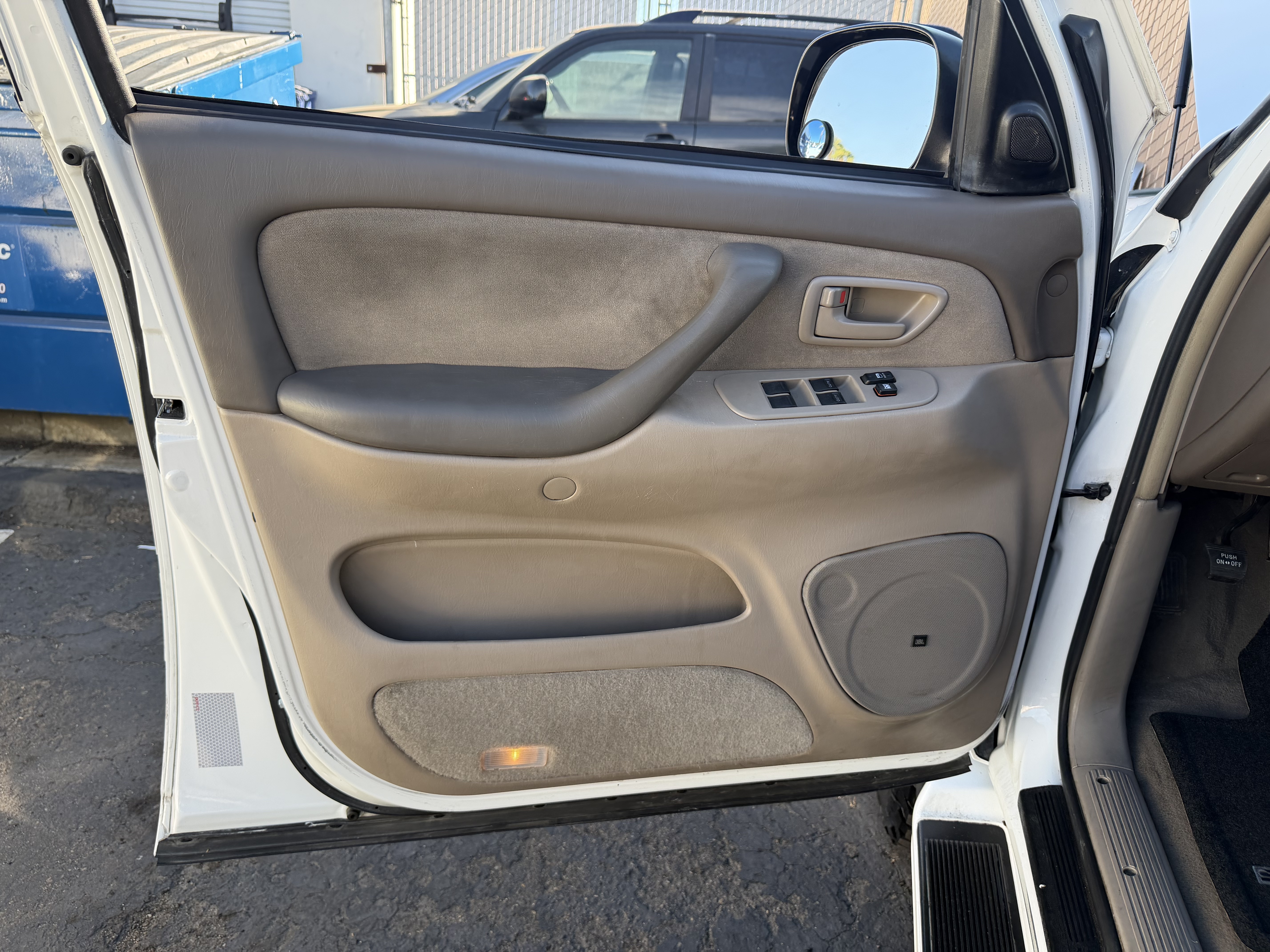 Used 2007 Toyota Sequoia 4WD SR5 image 20