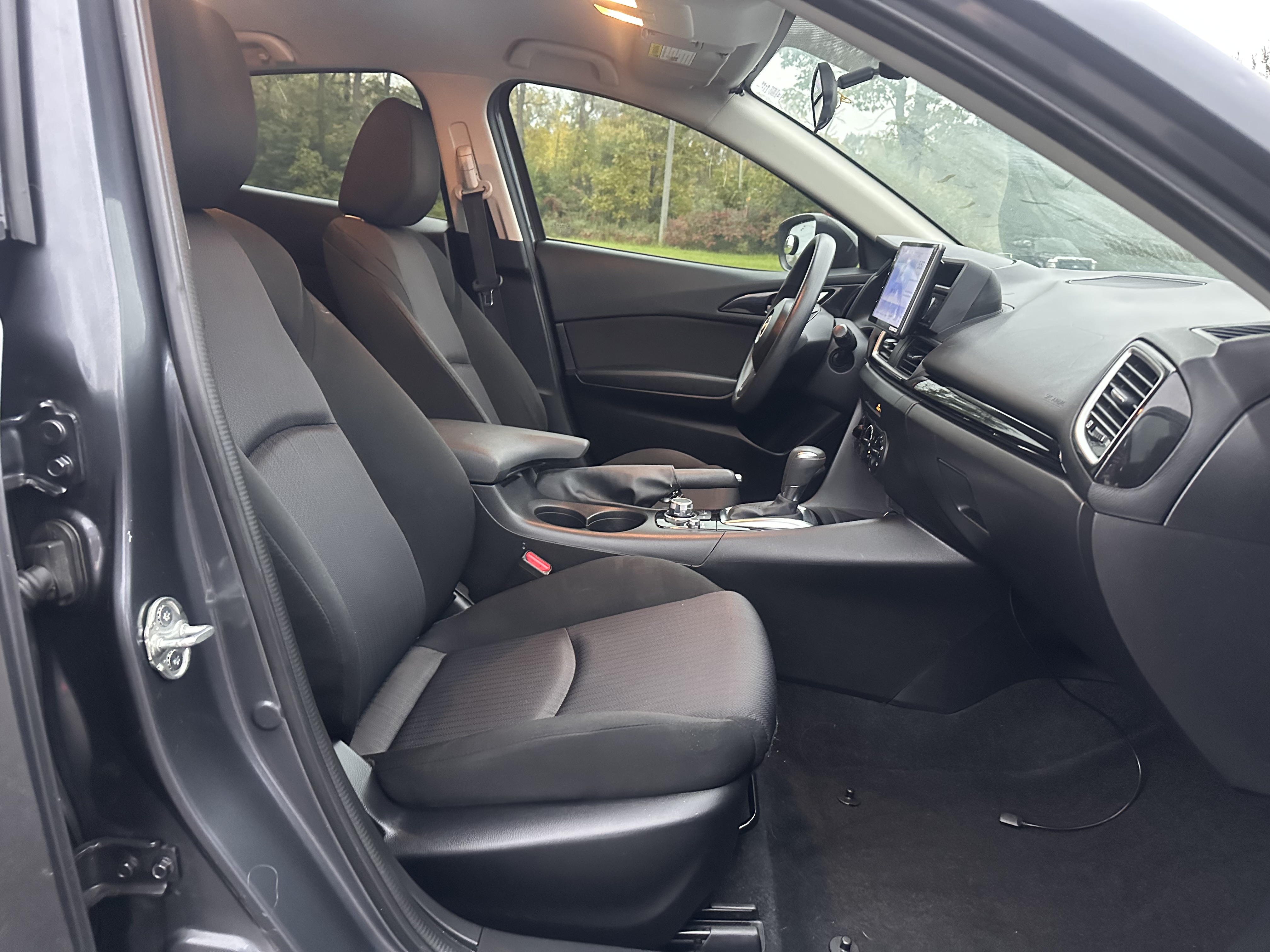 Used 2016 MAZDA MAZDA3 i Sport Hatchback FWD image 21