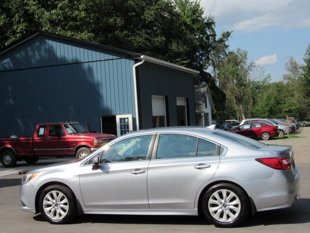 Used 2016 Subaru Legacy 2.5i Premium AWD/4WD image 5