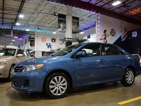 Used 2013 Toyota Corolla LE image 11