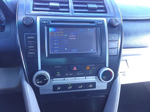 Used 2012 Toyota Camry LE image 15