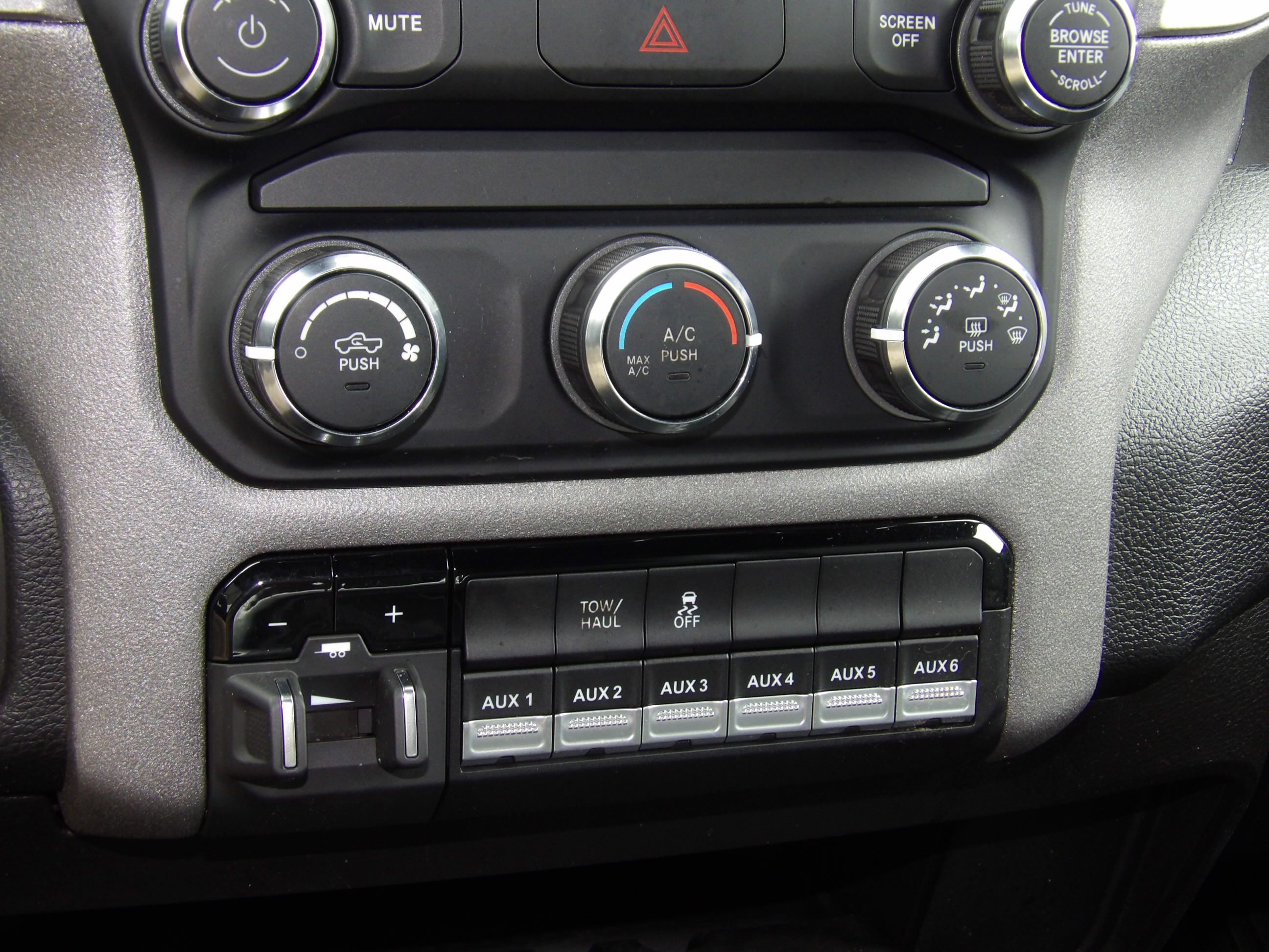Used 2024 RAM 2500 4x4 Crew Cab Tradesman image 6