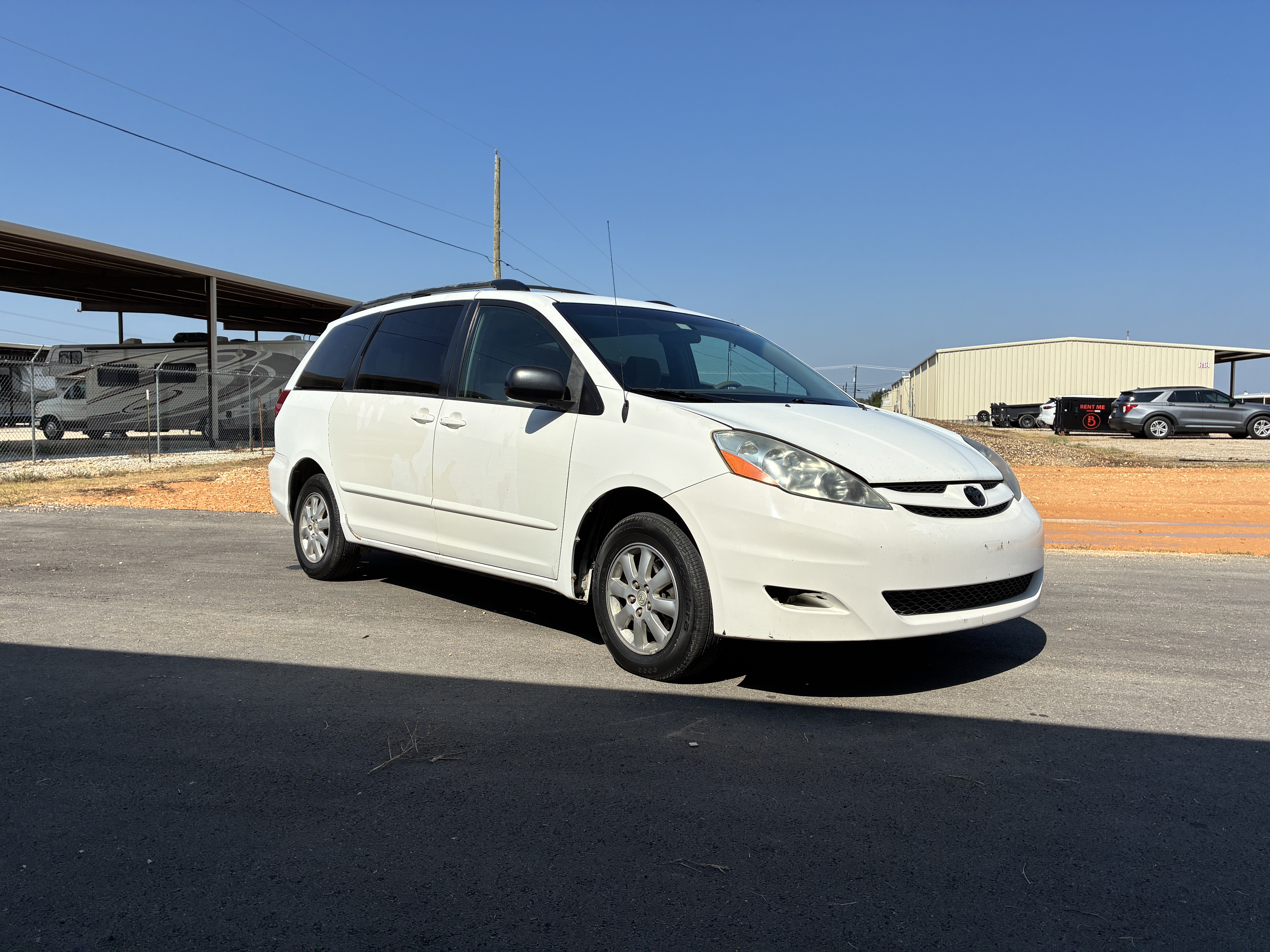 Used 2007 Toyota Sienna LE Minivan 4D FWD image 7