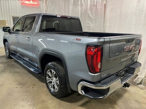 Used 2019 GMC Sierra 1500 4x4 Crew Cab SLT image 3