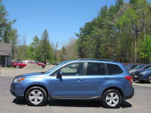 Used 2015 Subaru Forester 2.5i Premium AWD/4WD image 3