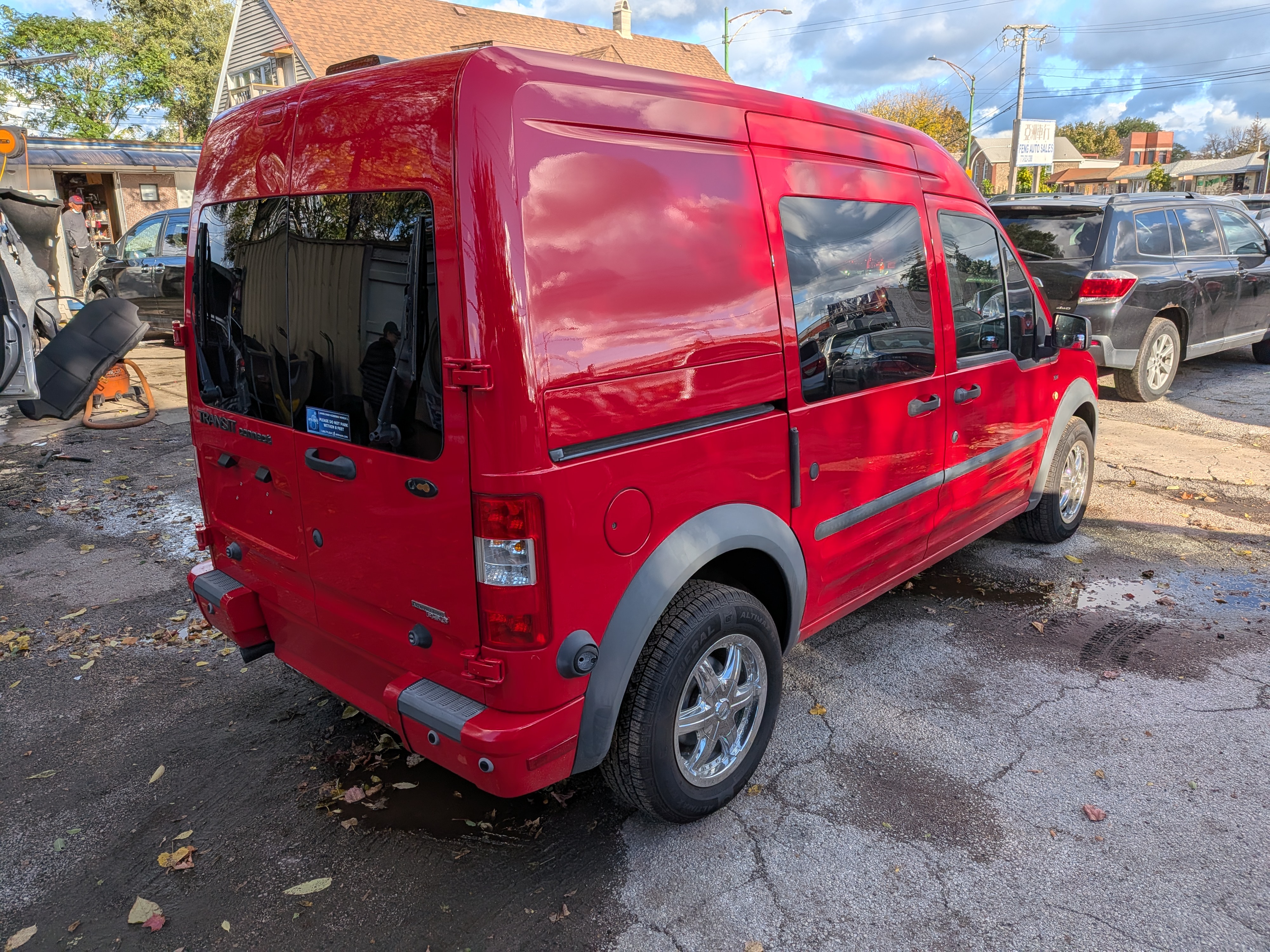 Used 2010 Ford Transit Connect XLT Wagon FWD image 4