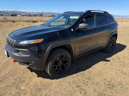 Used 2017 Jeep Cherokee Trailhawk image 1