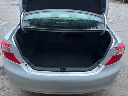 Used 2013 Toyota Camry LE image 10