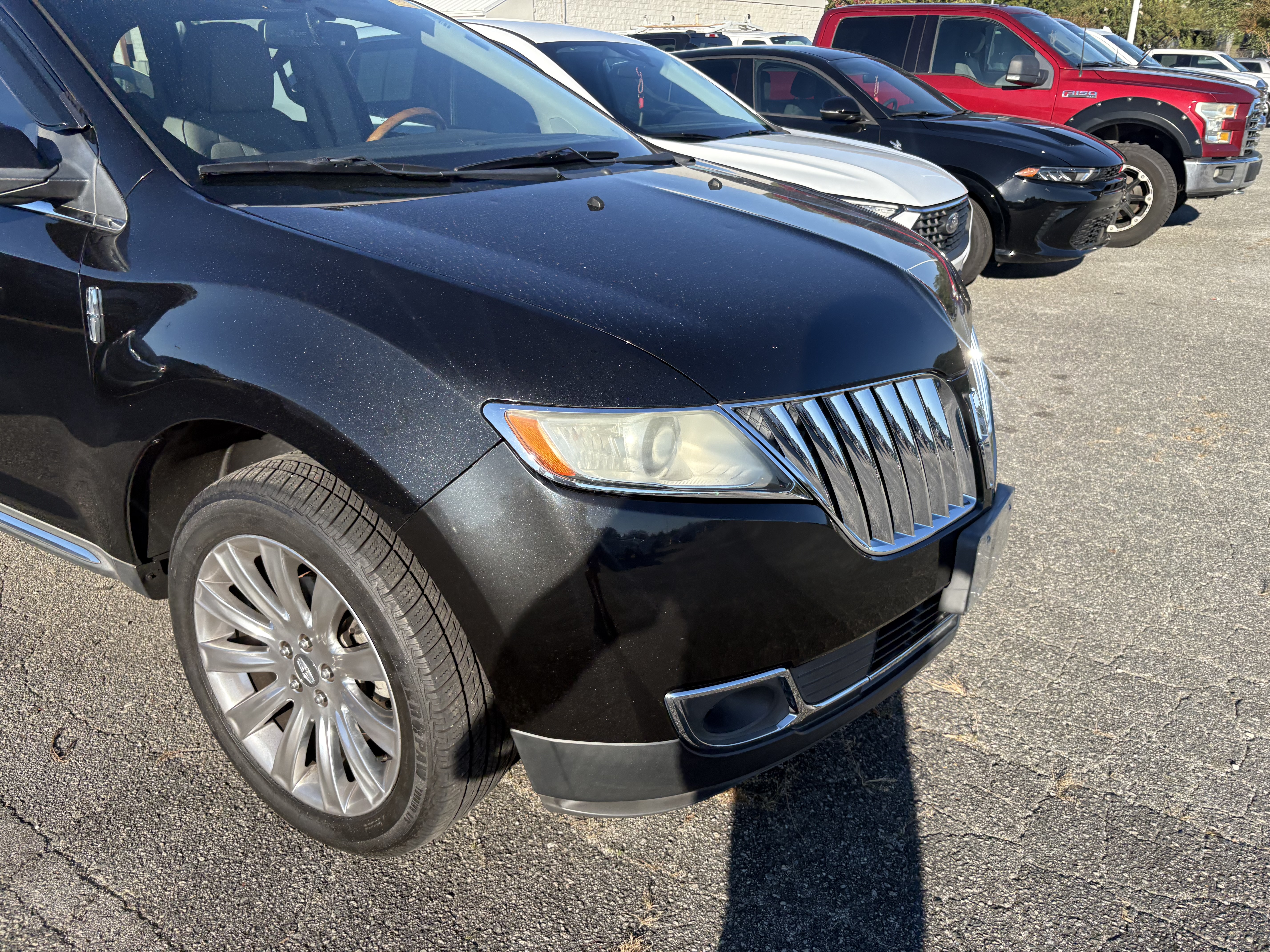 Used 2014 Lincoln MKX AWD image 2