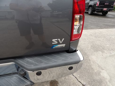 Used 2019 Nissan Frontier 2WD Crew Cab SV image 23