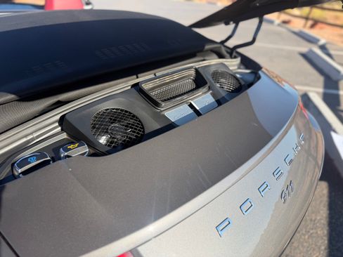 Used 2019 Porsche 911 Carrera Cabriolet RWD image 17