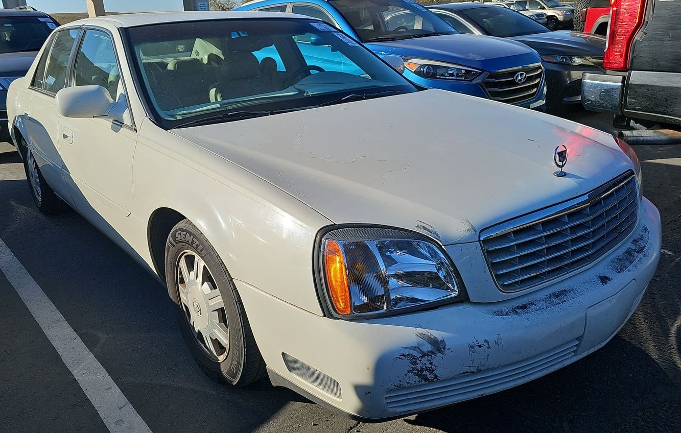 Used 2004 Cadillac De Ville Sedan FWD image 2