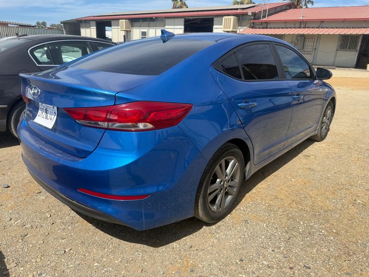 Used 2017 Hyundai Elantra SE FWD image 4