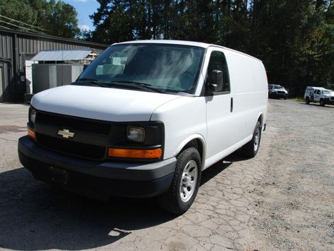 Used 2013 Chevrolet Express 1500 image 5