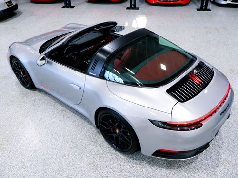 Used 2021 Porsche 911 Targa 4S image 6