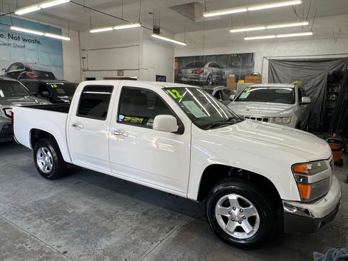 Used 2012 GMC Canyon SLE image 2