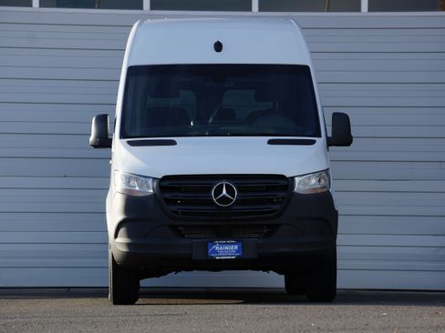 Used 2019 Mercedes-Benz Sprinter image 2