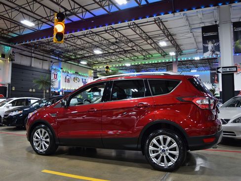 Used 2017 Ford Escape Titanium image 4