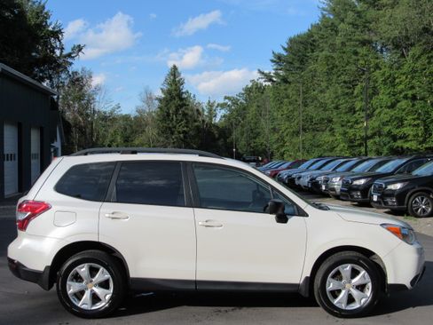 Used 2015 Subaru Forester 2.5i AWD/4WD image 11