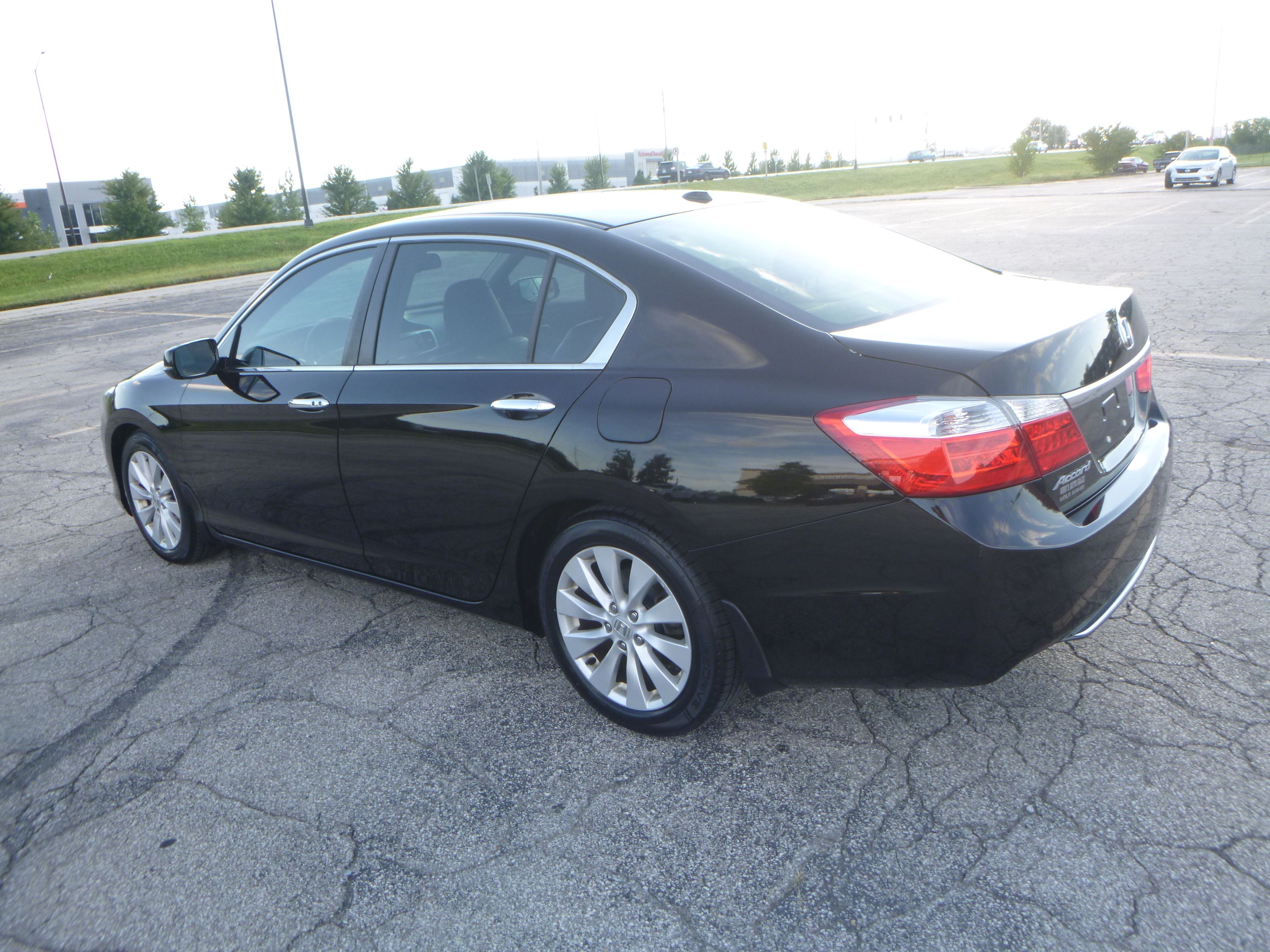 Used 2014 Honda Accord EX-L Sedan image 9
