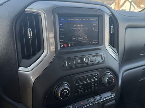 Used 2022 Chevrolet Silverado 3500 W/T image 9