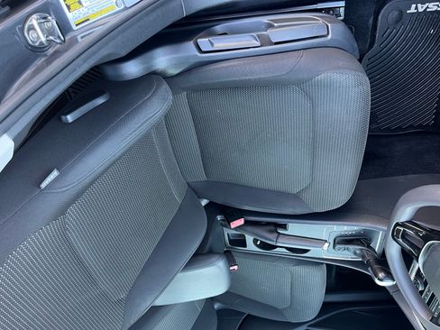 Used 2017 Volkswagen Passat 1.8T S image 8