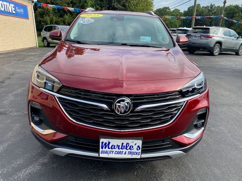 Used 2023 Buick Encore GX AWD Essence image 3