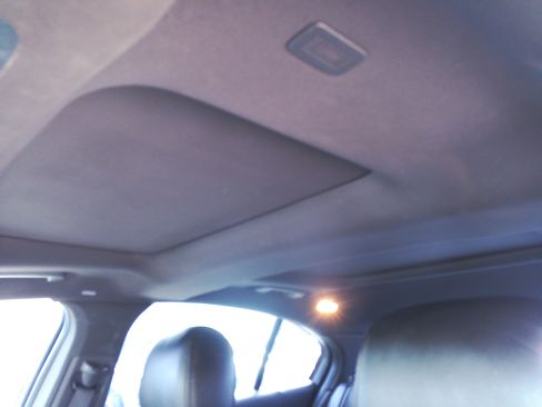 Used 2013 Lincoln MKS image 32