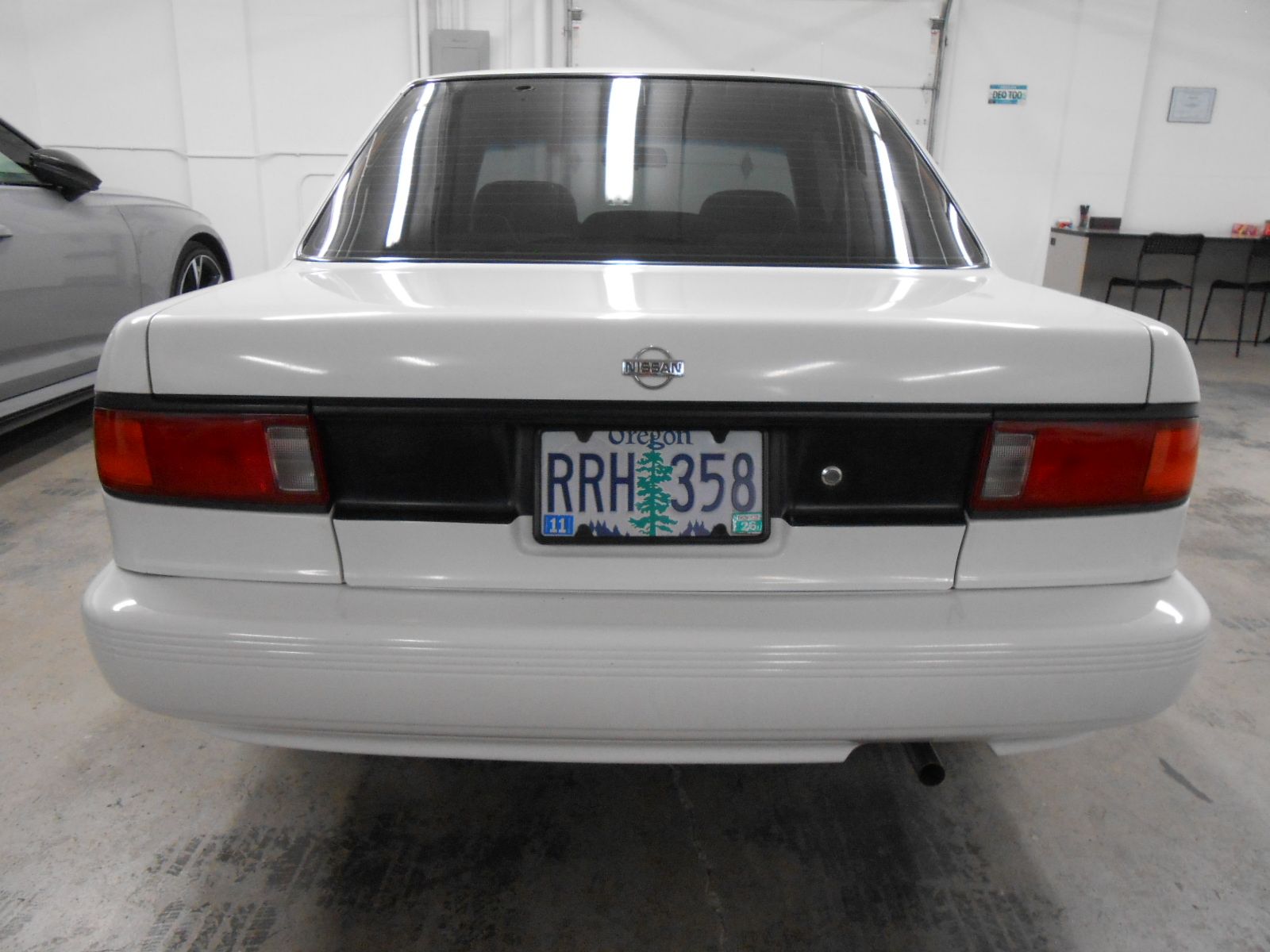 Used 1991 Nissan Sentra XE FWD image 4