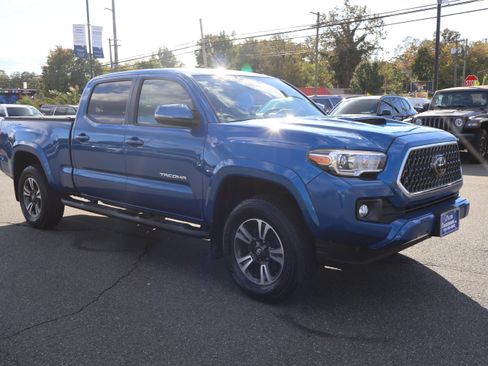Used 2018 Toyota Tacoma TRD Sport image 10