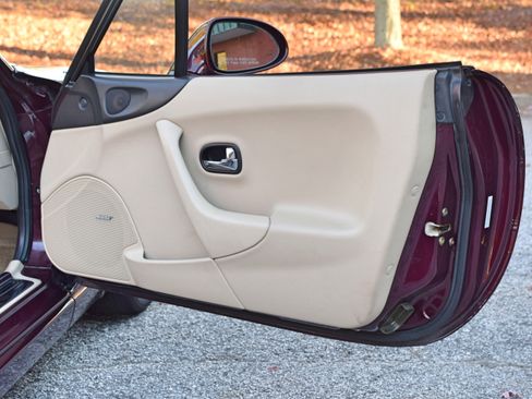 Used 2000 MAZDA MX-5 Miata Special Edition image 35