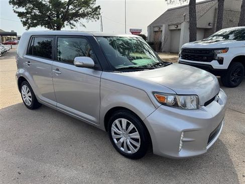 Used 2014 Scion xB image 8