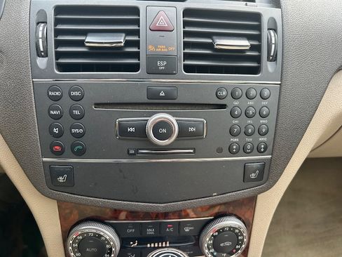 Used 2010 Mercedes-Benz C 300 Sport image 15
